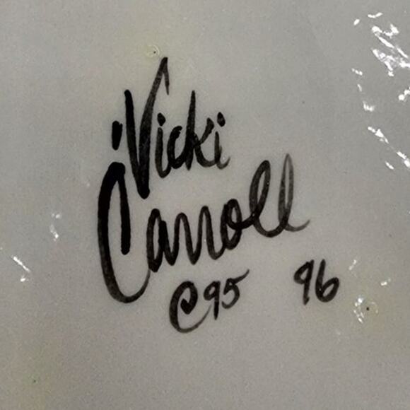 Vicki Carroll Studio Bon Appetite Collection Painted Artichoke Ceramic 8" Plate - Picture 5 of 5